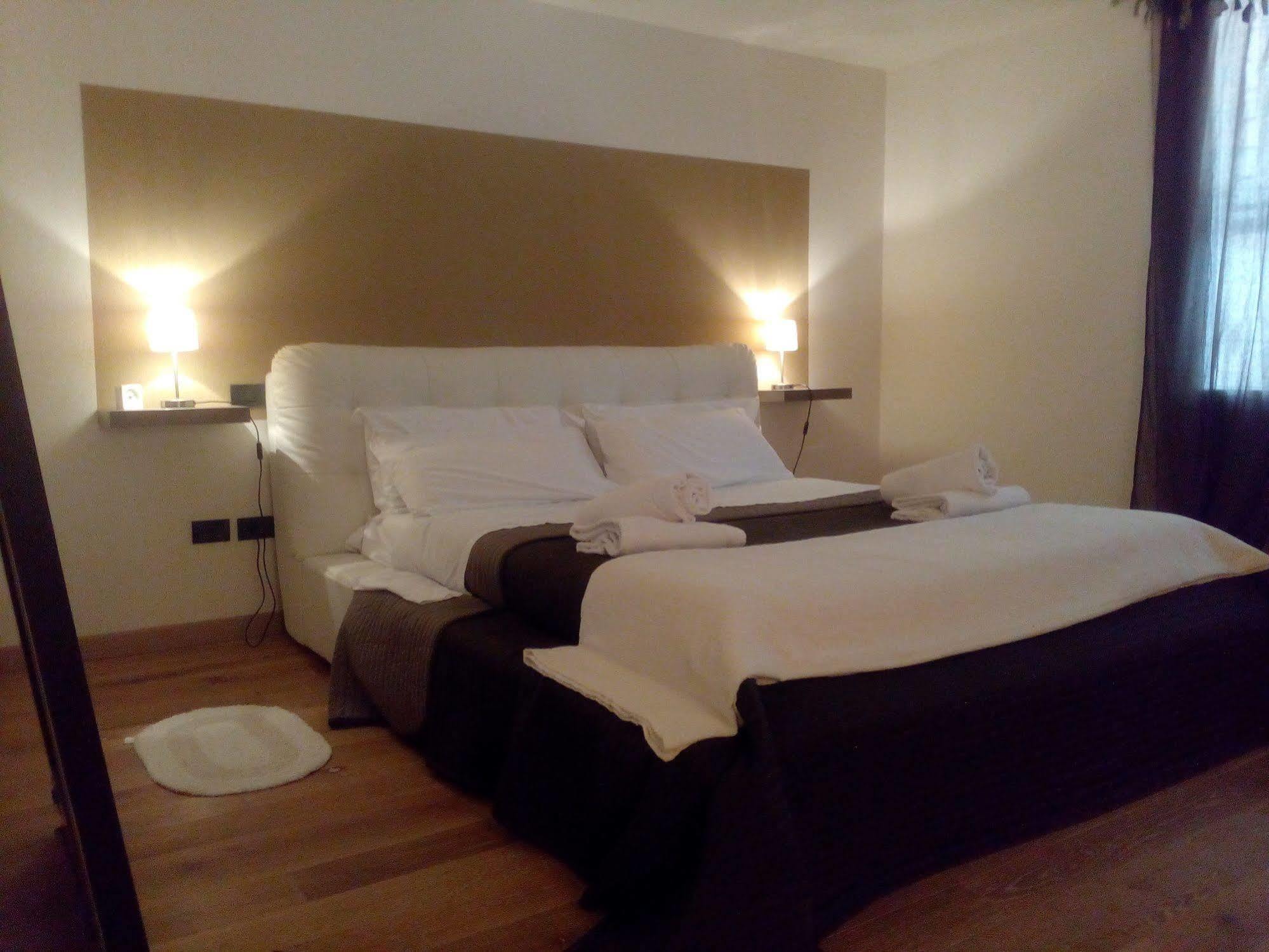 Relais Villa Lezard Lazise Exteriör bild
